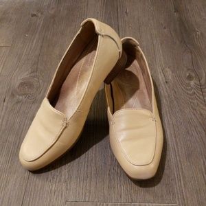 Beige/Nude Loafers